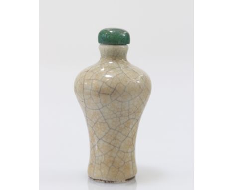 Qing period cracked porcelain snuff box - Weight:  51 g - Region: Chine - Sizes: H 70 mm D 40 mm - Condition: at first sight 