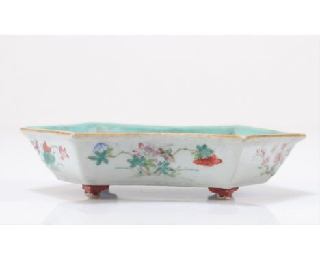 Famille rose porcelain planter - Weight:  280 g - Region: Chine - Sizes: L 185 mm H 42 mm - Condition: at first sight - good 