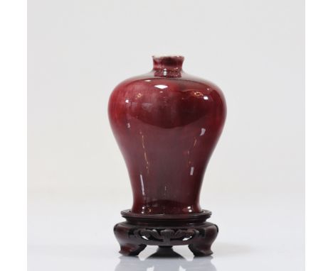 Meiping Ox Blood Vase Qing Period - Weight:  341 g - Region: Chine - Sizes: H (hors socle) 120 mm D 90 mm - Condition: at fir