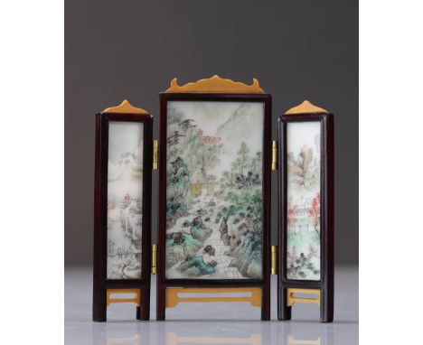 Small screen in Chinese porcelain decorated with landscapes and cranes, Republic period - Weight:  95 g - Region: Chine - Siz