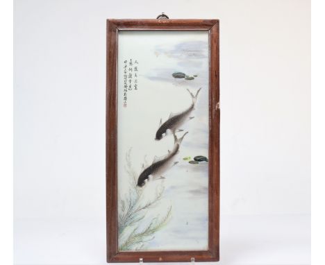Ceramic plaque decorated with fish from the Republic period - Weight:  1.70 kg - Region: Chine - Sizes: H=480mm L=225mm - Con