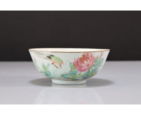 Large porcelain bowl decorated with artist signature birds - Weight:  315 g - Region: Chine - Sizes: H 70 mm D 162 mm - Condi