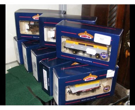 Eight boxed Bachmann wagons 