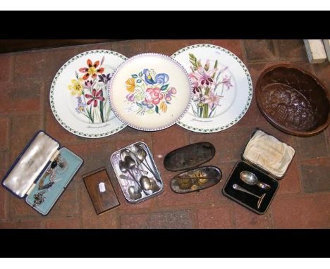 Various collectables, including silver teaspoons, costume jewellery and ceramic ware 