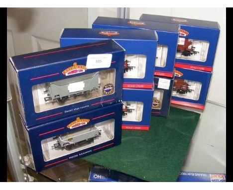 Eight boxed Bachmann wagons 