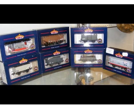 Seven boxed Bachmann wagons 