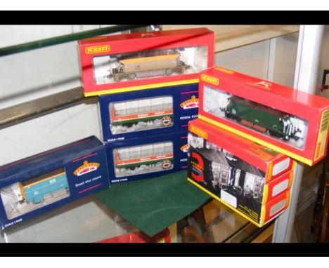 Boxed Hornby '3 Freight Rolling Stock', together with other Hornby and Bachmann 