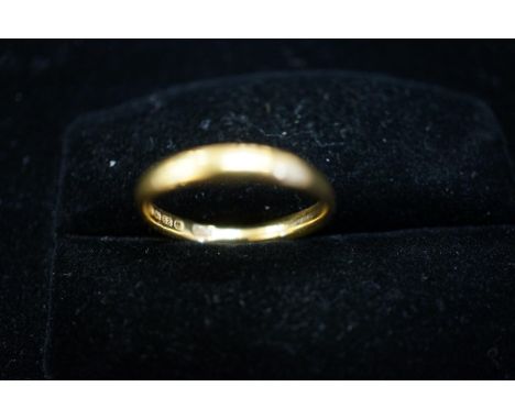 22ct Gold wedding band Size M 2.8g