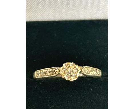 9ct Gold ring set with diamonds 1.6g Size M 