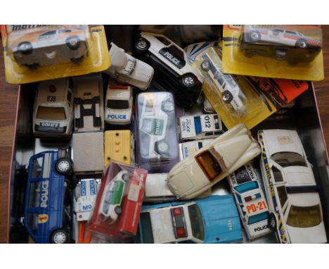 Collection of model vehicles to include matchbox, Corgi &amp; others 