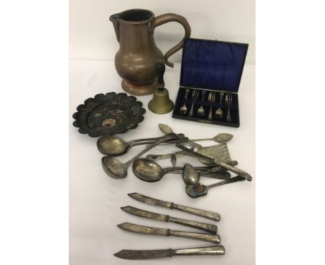 Four silver handled fruit knives hallmarked Sheffield 1910 and a silver handled butter knife. Hallmark to butter knife worn. 