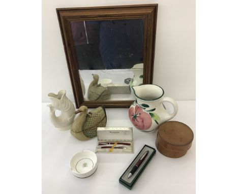 A box of mixed items. To include a House Of Commons ashtray. Boxed set of Plaginum pen and pencil, Leather stud box and a han