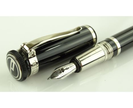 Alfred Dunhill black cased fountain pen.