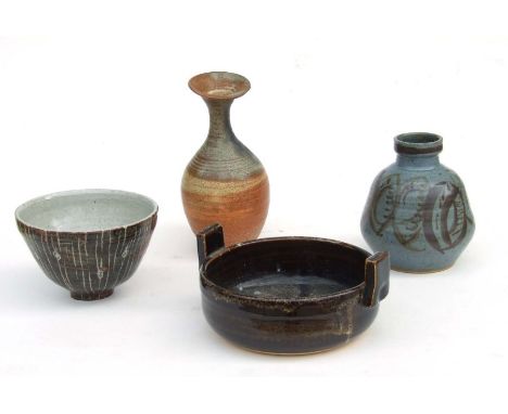 A quantity of Studio pottery to include a Bernard Leach style footed bowl, 16cms diameter (4).