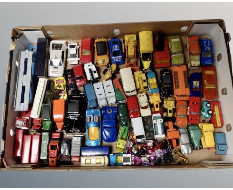 A box of 20th century and later die cast cars and vehicles to include Days Gone, Corgi, James Bond 007 Lotus Esprit, Matchbox