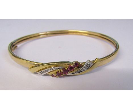 9ct gold ruby and diamond chip bangle weight 7.3 g D 6 cm