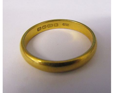22ct gold band ring size R weight 4.4 g