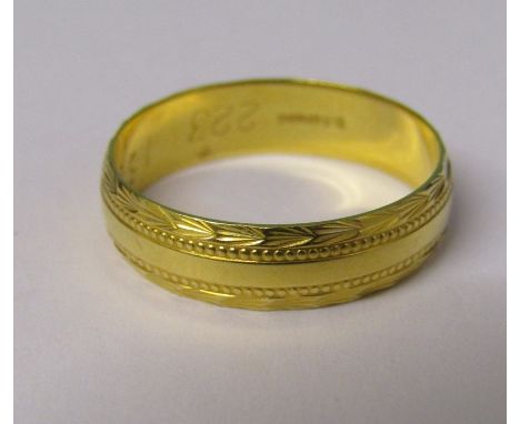 18ct gold band ring size P weight 3.1 g