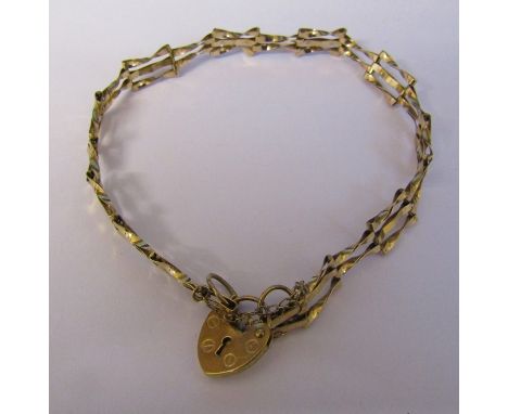 9ct gold gate bracelet with locket and safety chain weight 3.2 g