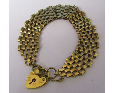 9ct gold gate bracelet and locket weight 14.3 g