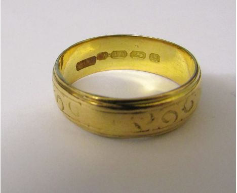 18ct gold band ring size O weight 5.4 g