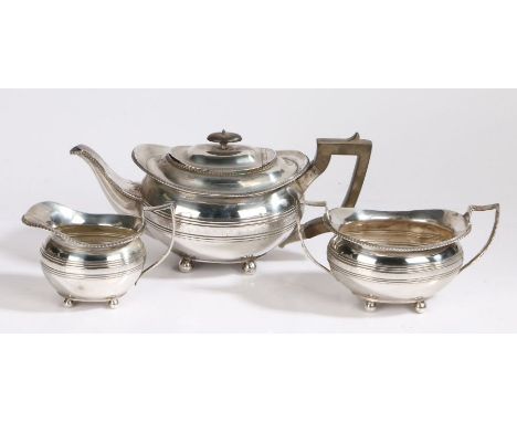 Edward VII silver tea set, London 1909, maker Goldsmiths &amp; Silversmiths Company Ltd. consisting of teapot with ebony hand