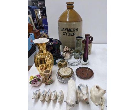 Mixed ceramics to include a 'Gaymers Lyder' and 'Perry Bros, Dowlish Wake', flagons, a Royal Doulton vase, a Poole Pottery Do