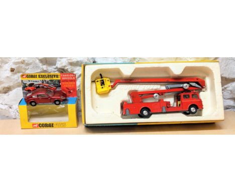 Corgi Toys - A corgi toys Major Simon Snorkel Fire engine 1127 and  a Corgi Exclusive mini Marcos GT850 with detachable wheel