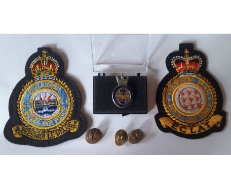 Military Interest-6 vintage and later military cloth patches, brass buttons and a metal badge comprising 1 x RAF 617 Squadron