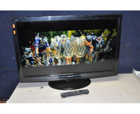 A PANASONIC TX-L37G20B 37in tv with remote and instruction manual (PAT pass and working)