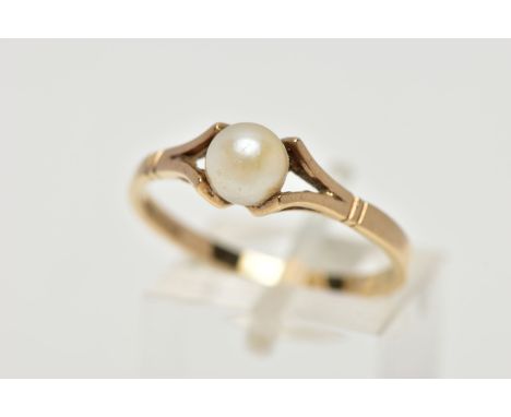 A 9CT YELLOW GOLD CULTURED PEARL RING, set with a part drilled cultured pearl, measuring approximately 6mm, to the split shou