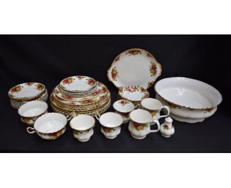 Royal Albert Old Country Roses pattern dinner and tea ware, including cups, saucers, side plates, dinner plates, dessert plat