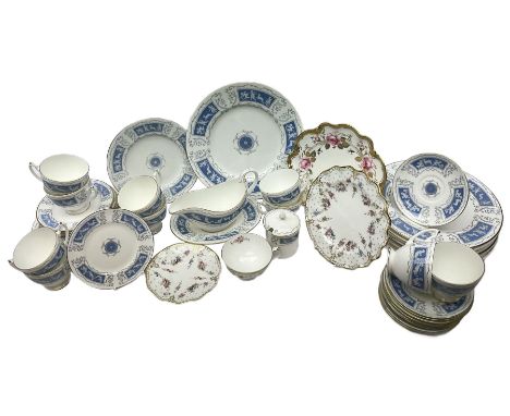 Coalport Revelry pattern tea and dinner wares, comprising nine dinner plates, four salad plates, eleven side plates, sauce bo