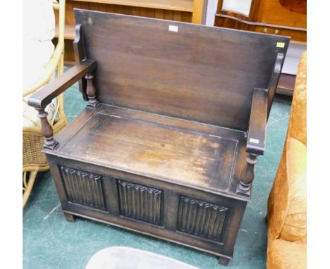 Oak monks bench, 91 cm wide, 75 cm high