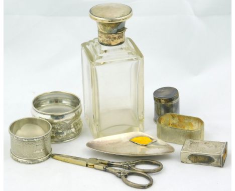 A collection of small silver and white metal, to include a glass jar with hinged silver cover, a triform dish inset with an e