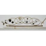 1 Konv. Schmuck GG/WG wohl vollständig 8ct., z.T. mit Edelsteinen wie z.B. Granate, je Asp./Gsp.