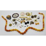 1 Damenarmbanduhrgehäuse BIFORA GG 14ct. Lederband, ca. 3 Teile Silberschmuck sowie 1 Konv. Schmuck/