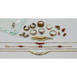 1 Konvolut Schmuck wohl vollständig GG 8ct. z.T. mit Korallen sowie min. Zahnreste wohl z.T. mit GG,