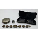 1 Pillendöschen Silber 830, 1 Ring Silber mit blauem Stein, 1 Armband undeutl. gest. wohl Silber mit