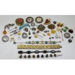 1 Konvolut Schmuck Si. (ca. 24 Teile) z.T. mit Markasiten, Mode/Metall u.a. z.T. mit Skarabäus, je A