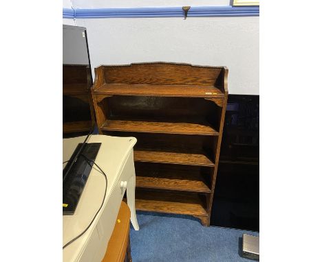 An oak bookcase, 76cm W