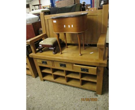 MODERN LIGHT OAK TWO-SEATER SETTLE, FRIEZE WITH THREE DRAWERS OVER COMPARTMENTS 
