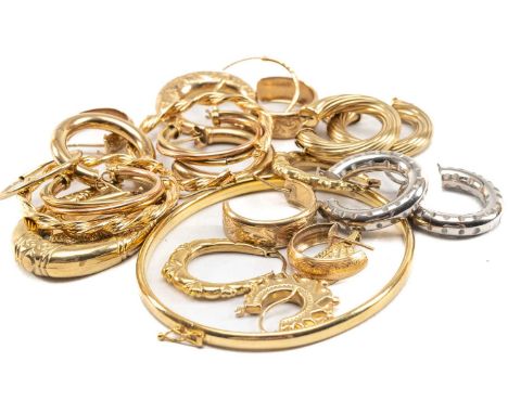 9CT GOLD JEWELLERY comprising 9ct gold bangle, eight pairs of 9ct gold earrings, one pair of 9ct white gold earrings, four si