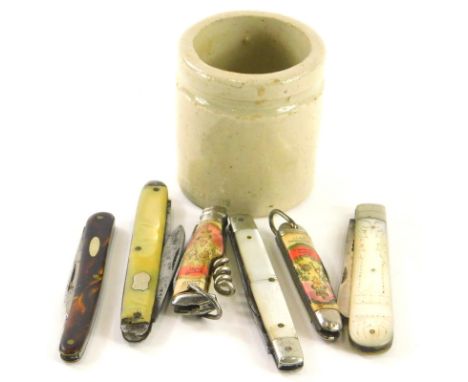 Six pen knives, to include two silver plated and mother of pearl handled pen knives, an imitation tortoise shell pen knife, a