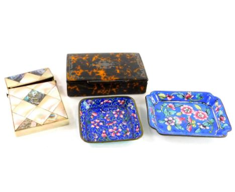 A late 19thC simulated tortoiseshell papier mache snuff box, with a raised vacant cartouche, 9½ cm wide, an early 20thC canto