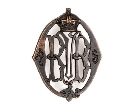 An OR’s darkened glengarry badge of The Queens Rifle Volunteer Brigade (Edinburgh).  Near VGC Plate 2