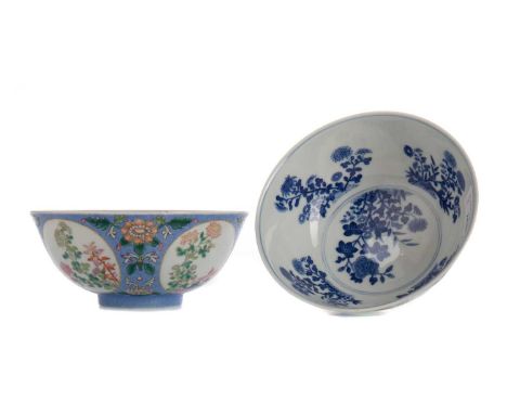 PAIR OF CHINESE CHRYSANTHEMUM BOWLS,the exteriors enamelled with chrysanthemum blooms within roundels set against lotus spray