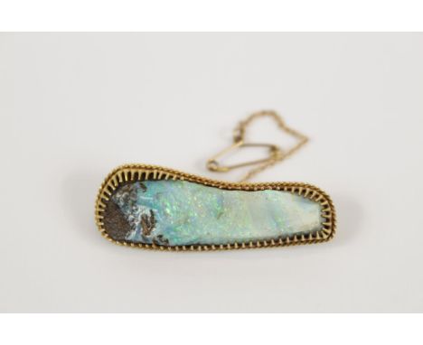 15ct Gold Australian Boulder Opal Brooch measures 12 x 41mm weight 9.5g 