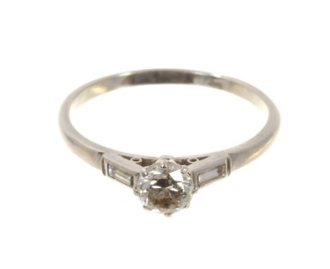 Art Deco diamond single stone ring with a brilliant cut diamond estimated to weigh approximately 0.40cts in claw setting, wit