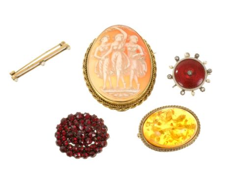 Edwardian gold enamel, diamond and seed pearl circular target brooch / pendant, by Child &amp; Child, 22mm diameter, Bohemian